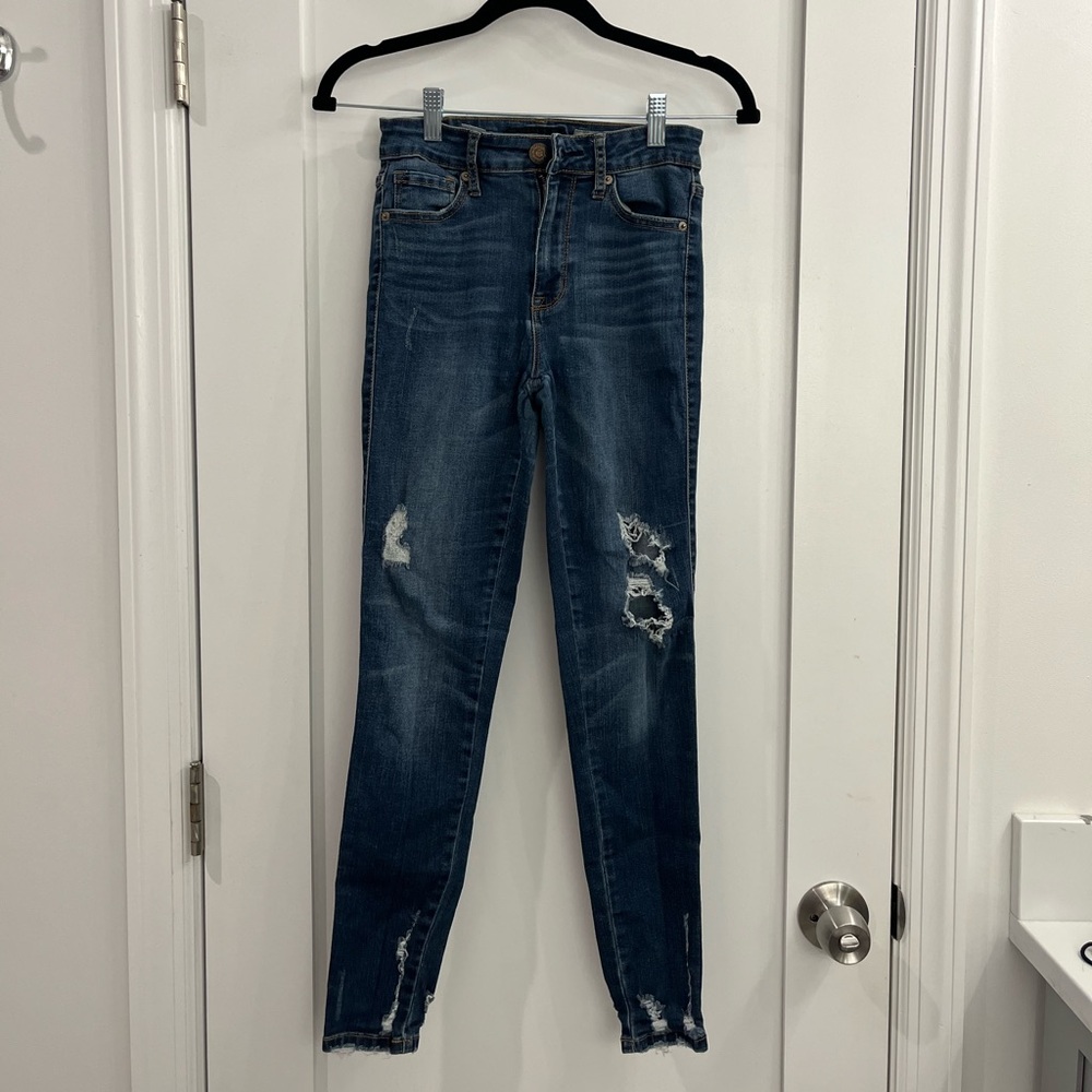 Dark wash, ripped jeggings
